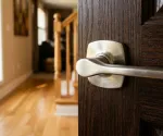 Как установить дверную ручку на входную дверь